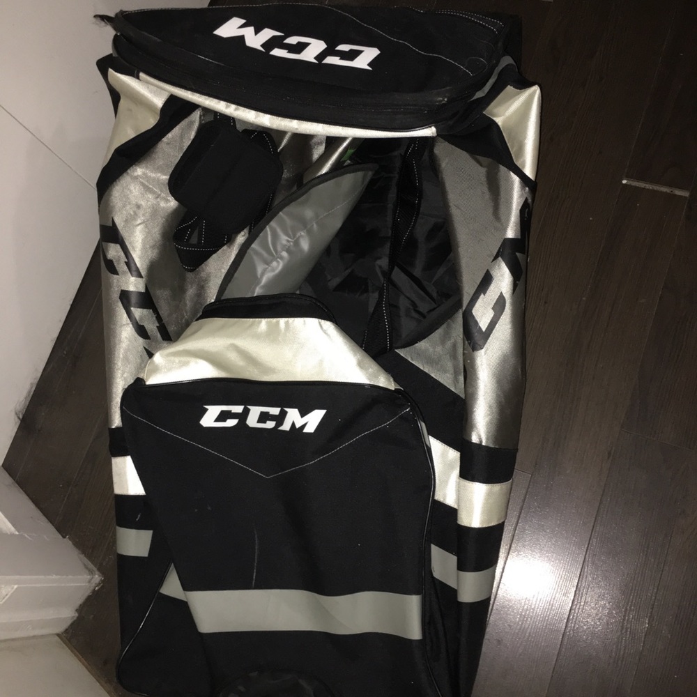 Goalie Hockey Bag on wheels